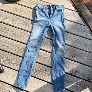 Hollister Skinny Jeans Size 3R, Ultra High-Rise Super Skinny
